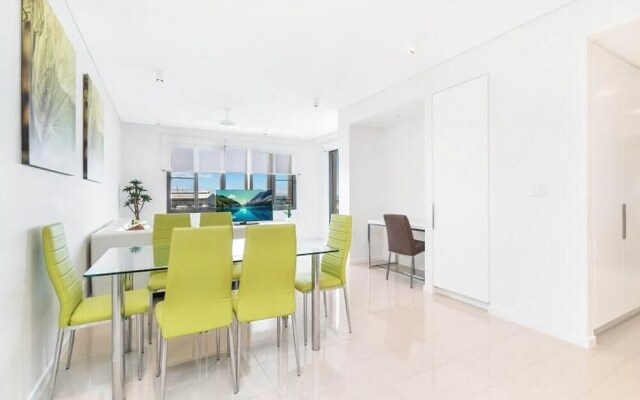 2 Bedroom Waterfront Apartment - 6206
