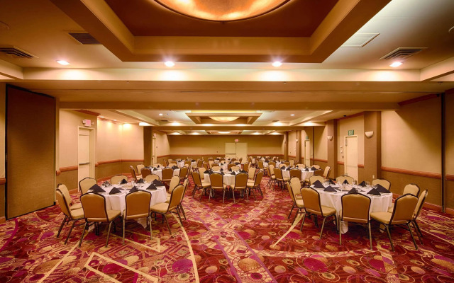 Red Lion Hotel & Conference Center - Seattle/Renton