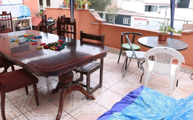 Explorers House - Hostel