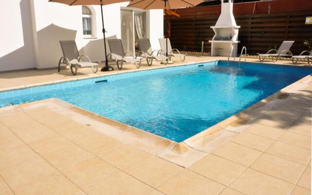 Villa Olivia, Coral Bay
