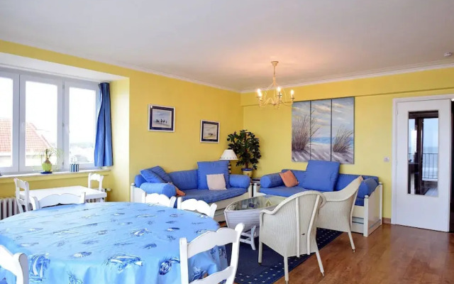 Seaview Stay w/ Parking