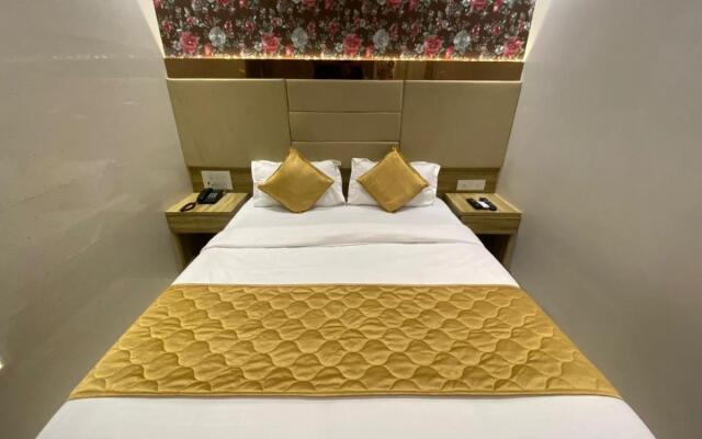 Hotel Bkc Crown - Near Trade Centre