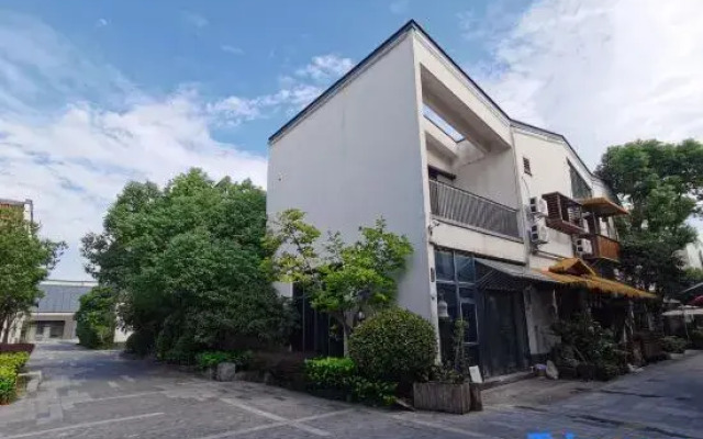 Ruo Ri Wang Lou B&B（Shanghai Zhujiajiao Ancient Town Store）