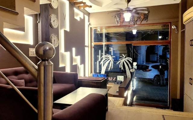 Urban Square by Urban Galaxy