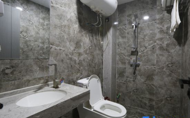 Jinfeng Hotel (Changbaishan Erdao Baihe Town)