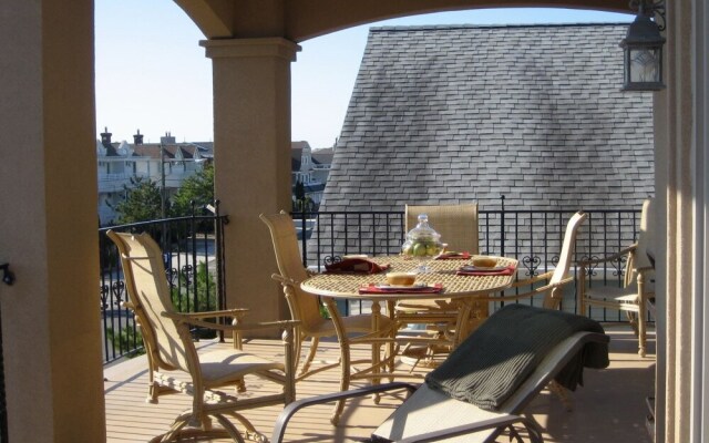 OC2226 Wesley Ave-2nd-Floor