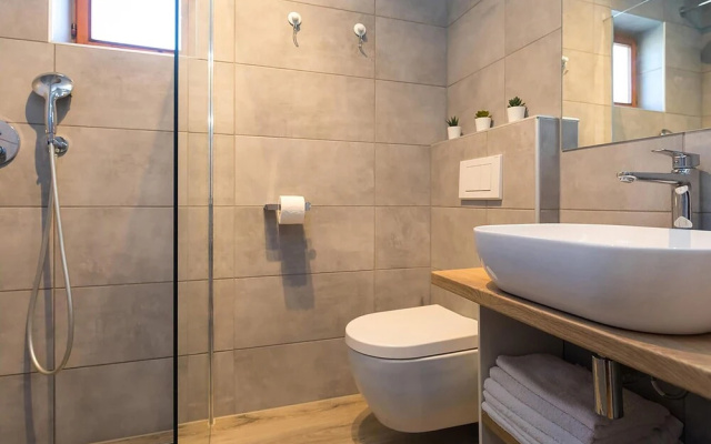 Nice Home in Porec With Wifi, Outdoor Swimming Pool and 2 Bedrooms - Hotel in Porec - Photo 4