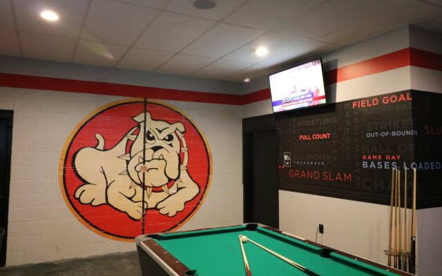 Holiday Inn Express & Suites McPherson by IHG