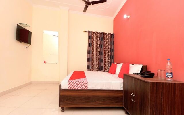 OYO 27670 Ts Hotel