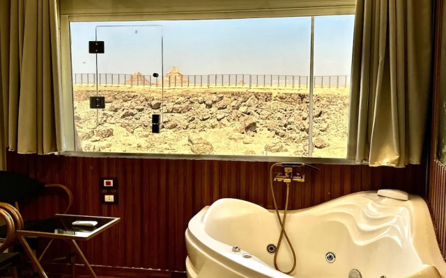 Shiny Pyramids Boutique Hotel