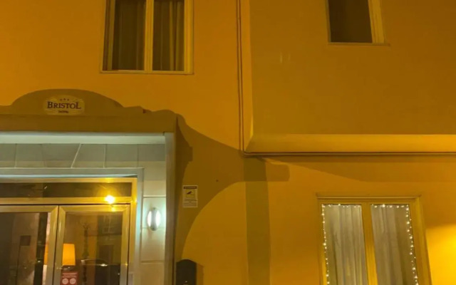 Hotel Bristol