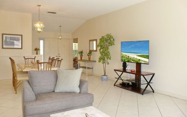 Pet-friendly Home With Southern Exposure and Pool