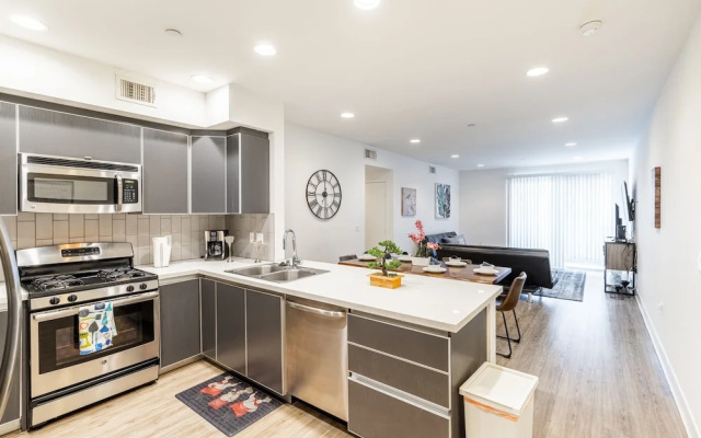 East West Comfort: Hollywood Walk Of Fame Apartments