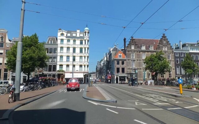 SWEETS - Amstelschutsluis