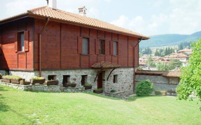 Hadji Neikovi guest houses
