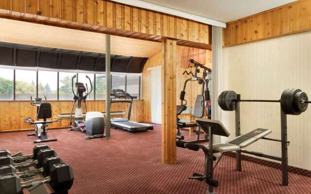 Travelodge by Wyndham Lethbridge