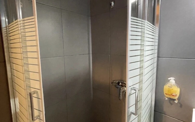 Avr Deluxe Suites 4 Airport Free Shuttle