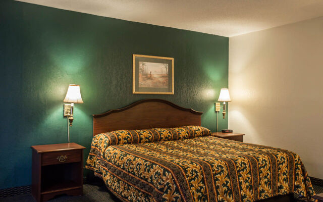 Econo Lodge Inn & Suites Lumberton