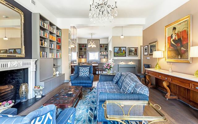 Well-designed Chelsea Flat