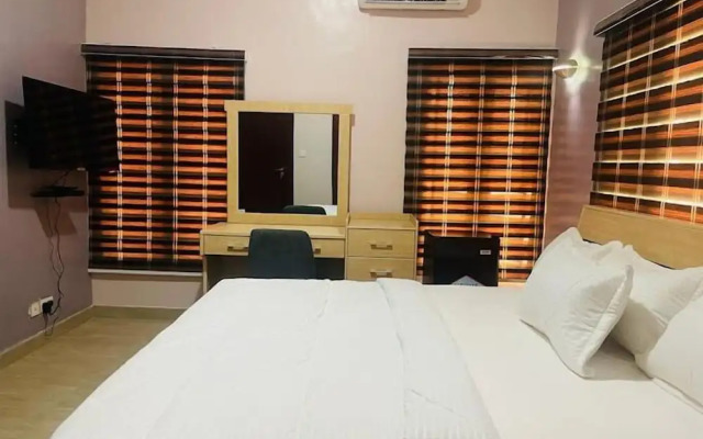 Enclave Hills Hotel