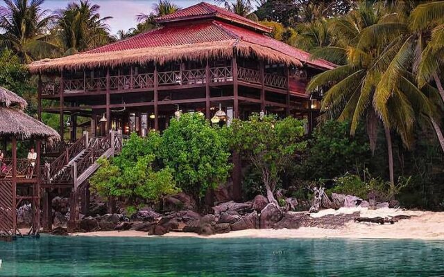 Breve Azurine Lagoon Retreat