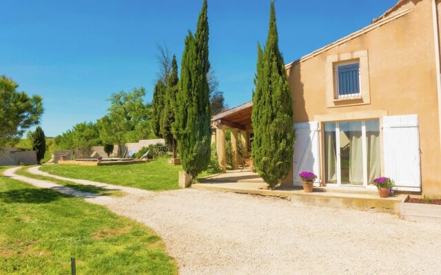 Stunning Holiday Home With Swimming Pool in Loupia