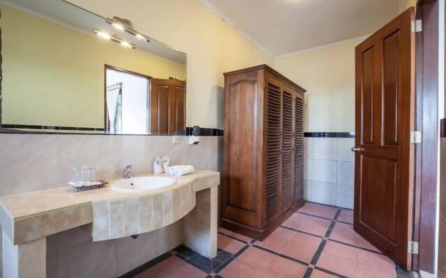 4 Bathroom Private Pool Villa near Seminyak Beach Bali