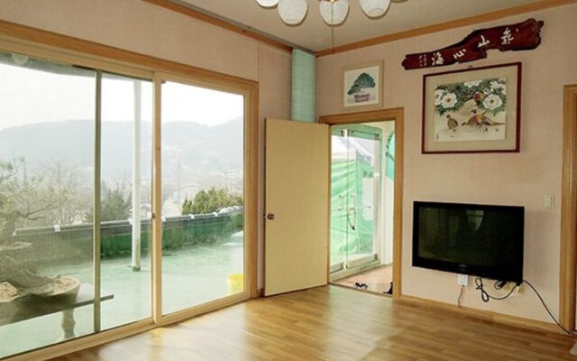 Wangju Godeok Pension