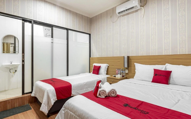 RedDoorz Syariah @ Danau Kerinci Sawojajar