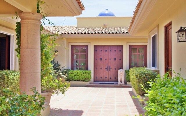 Casa Stamm, Hacienda-style Home Perfect for Families at Special Discounted Rate!