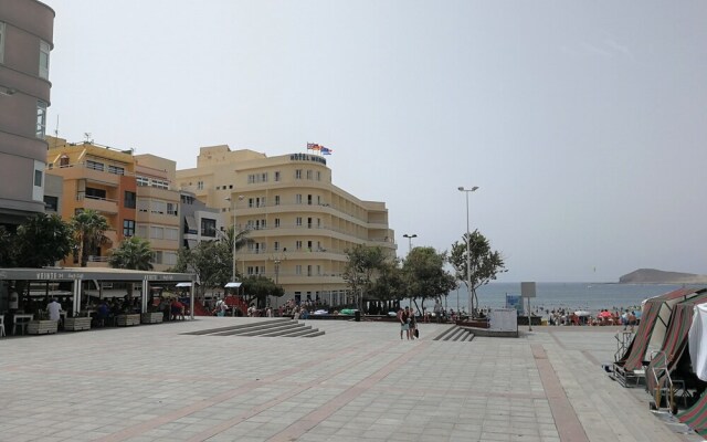 Acosta El Medano 2 Bedrooms 2 mins beach