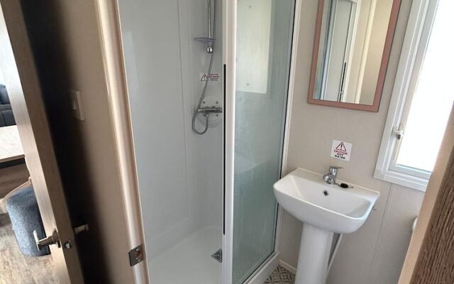 Lovely 2-bed Luxury Caravan in Newquay