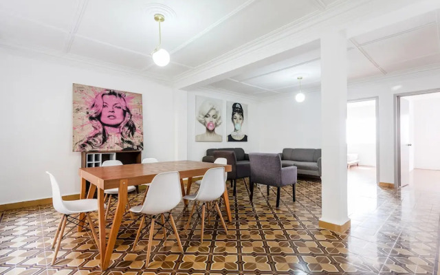 Stay Connected in Roma - 3br- Fast Wifi- Laundry