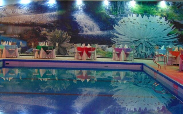 Hotel Hunza Y Centro De Convenciones