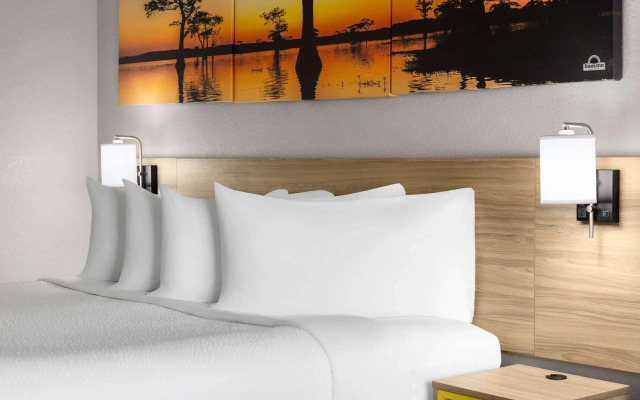 Days Inn by Wyndham Waycross