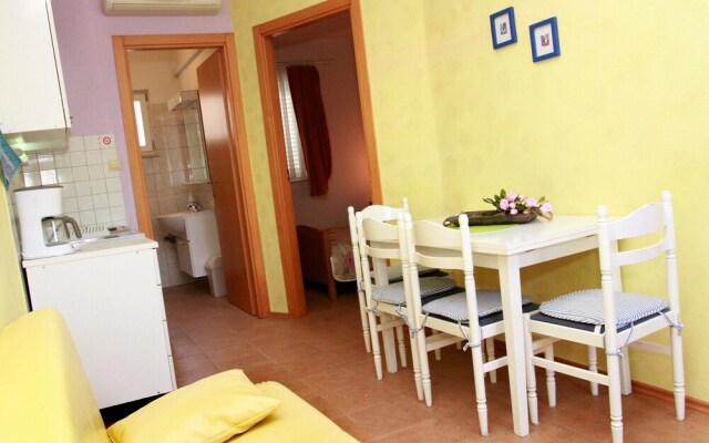 Apartment Milena in Okrug Gornji (Ciovo)