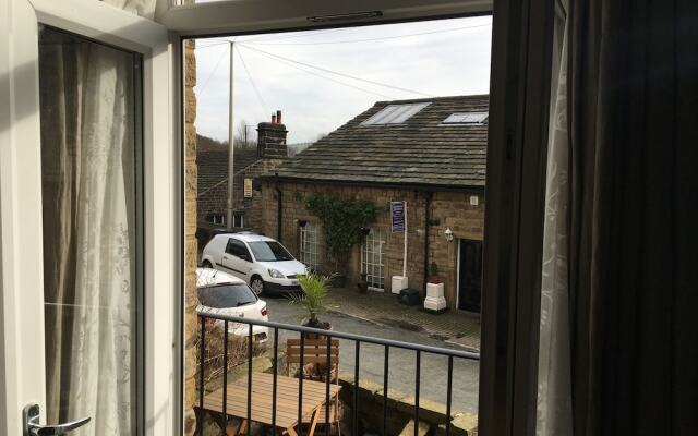 Inviting 2-Bed House in Hebden Bridge