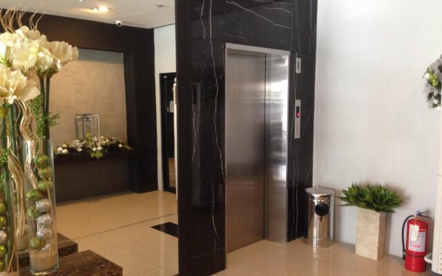 Grace Crown Hotel
