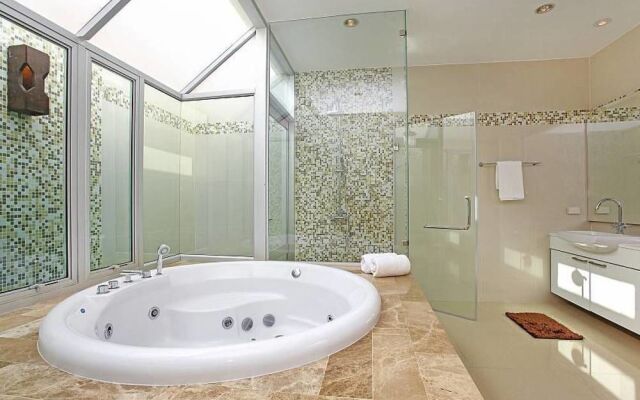Jomtien Waree 8 6 Bed