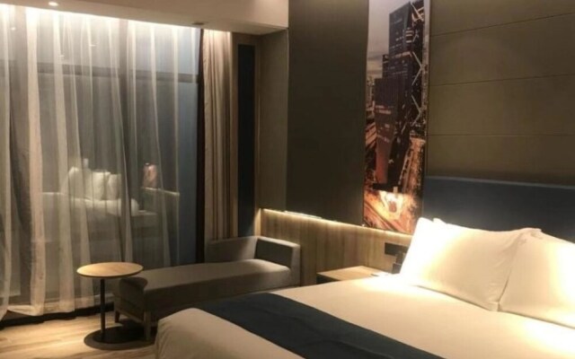 Naive S Hotel