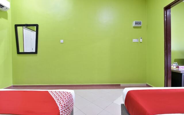 OYO 90818 Cemara Puri Resort & Spa