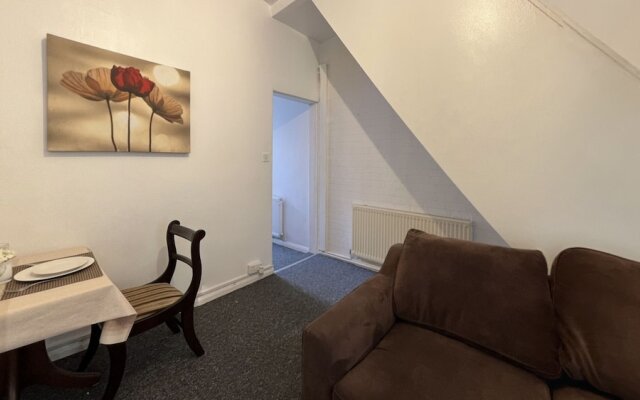 Amazing and Immaculate 2-bed House in Manchester