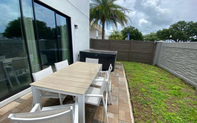 Breathtaking Home Private Hot Tub