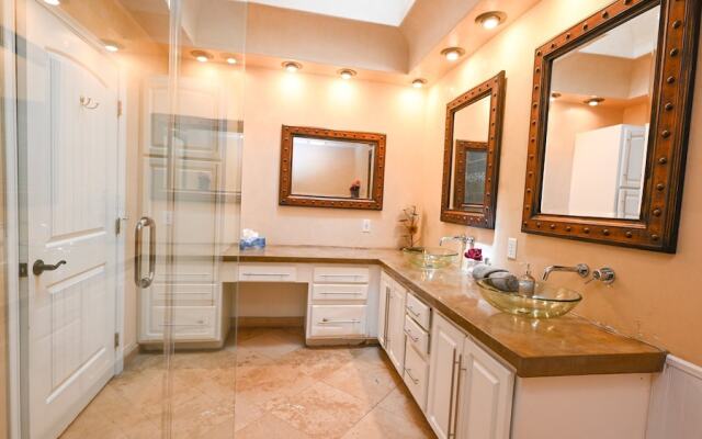 Resort-like w/ Tennis, Bocci, Golf & Games Galore!