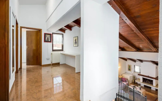 Scenic Villa With Private Garden