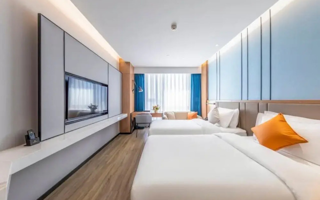 Yun-Ray Ambassador Hotel