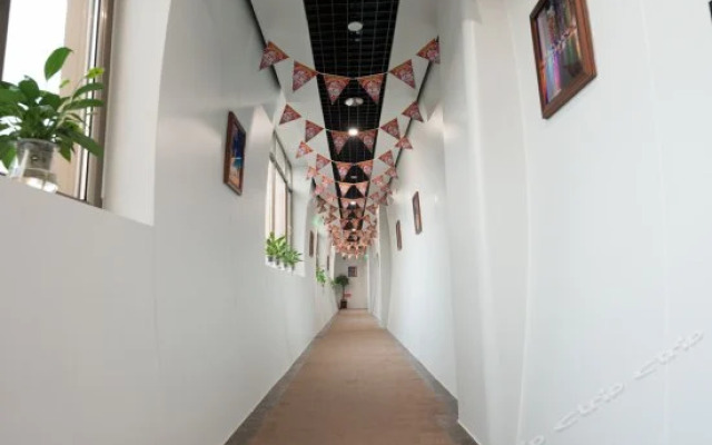 Beijing Dream World Theme Hotel