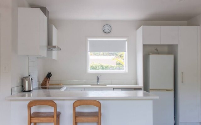 Renovated Mount Eden 1 Bed Flat With Mountain Views