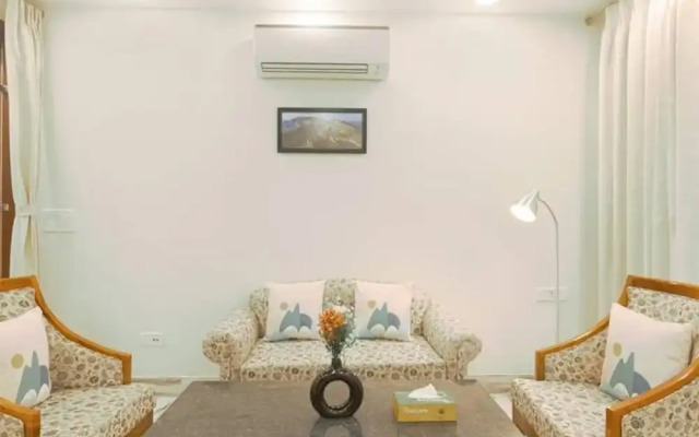 Spacious Executive Suite With Bathtub Balcony