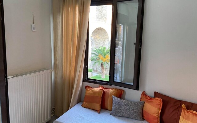 Lovely 2-bed House in Kavala